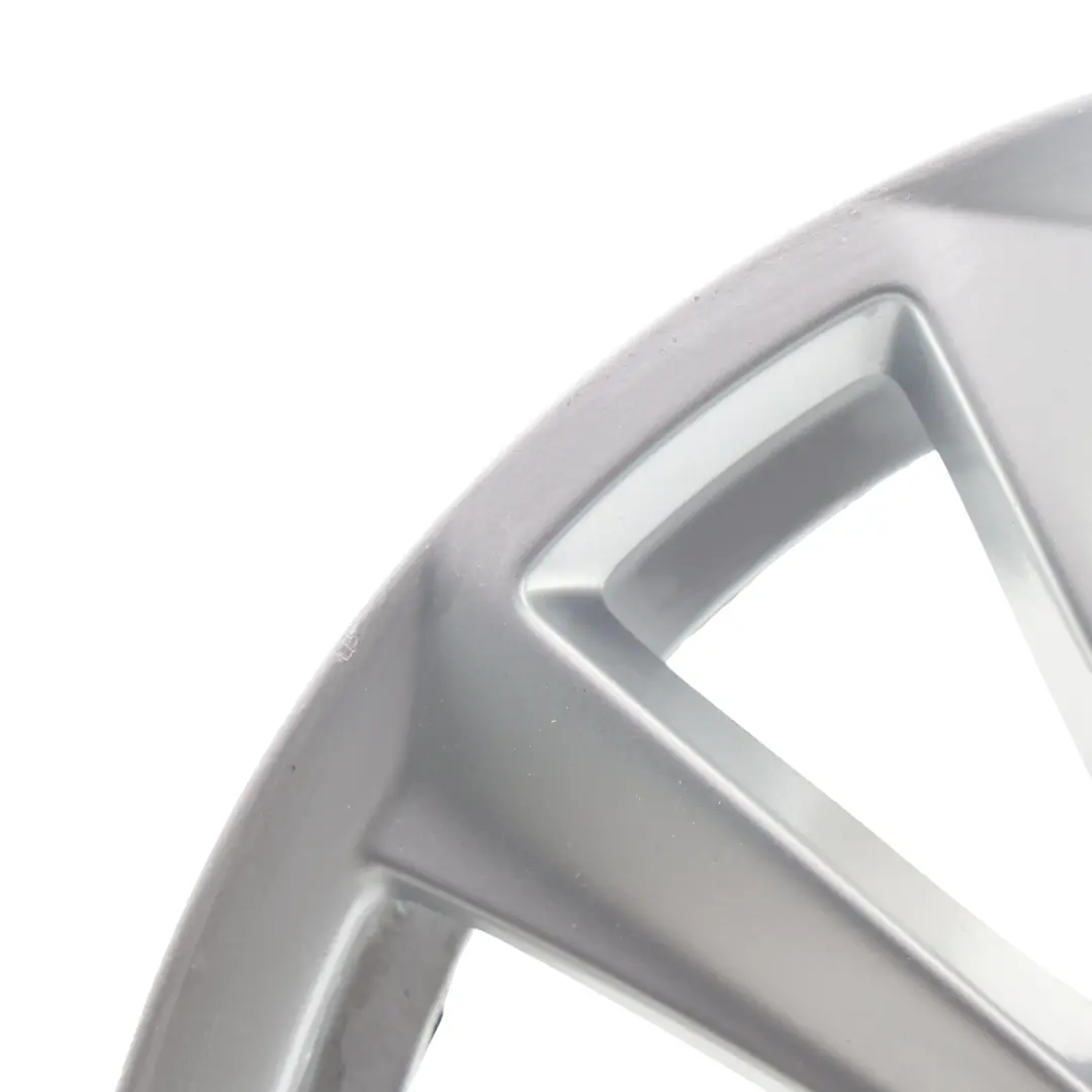 Cerchio in lega 17" a raggi V 236 8J ET:30 per BMW F10 F11 F12 con numero di parte 6780720 BMW F10 F11 F12 Cerchio in lega 17" a raggi V 236 8J ET:30 - SKU 6780720-3 - Numero di parte 6780720