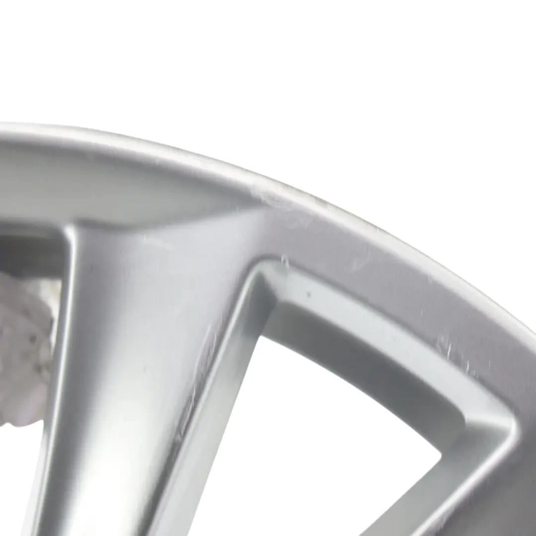 Silberne Leicht Metall Felge 17" V-Speiche 236 8J ET:30 für BMW F10 F11 F12 mit Teilenummer 6780720 BMW F10 F11 F12 Silberne Leicht Metall Felge 17" V-Speiche 236 8J ET:30 - SKU 6780720-3 - Teilenummer 6780720