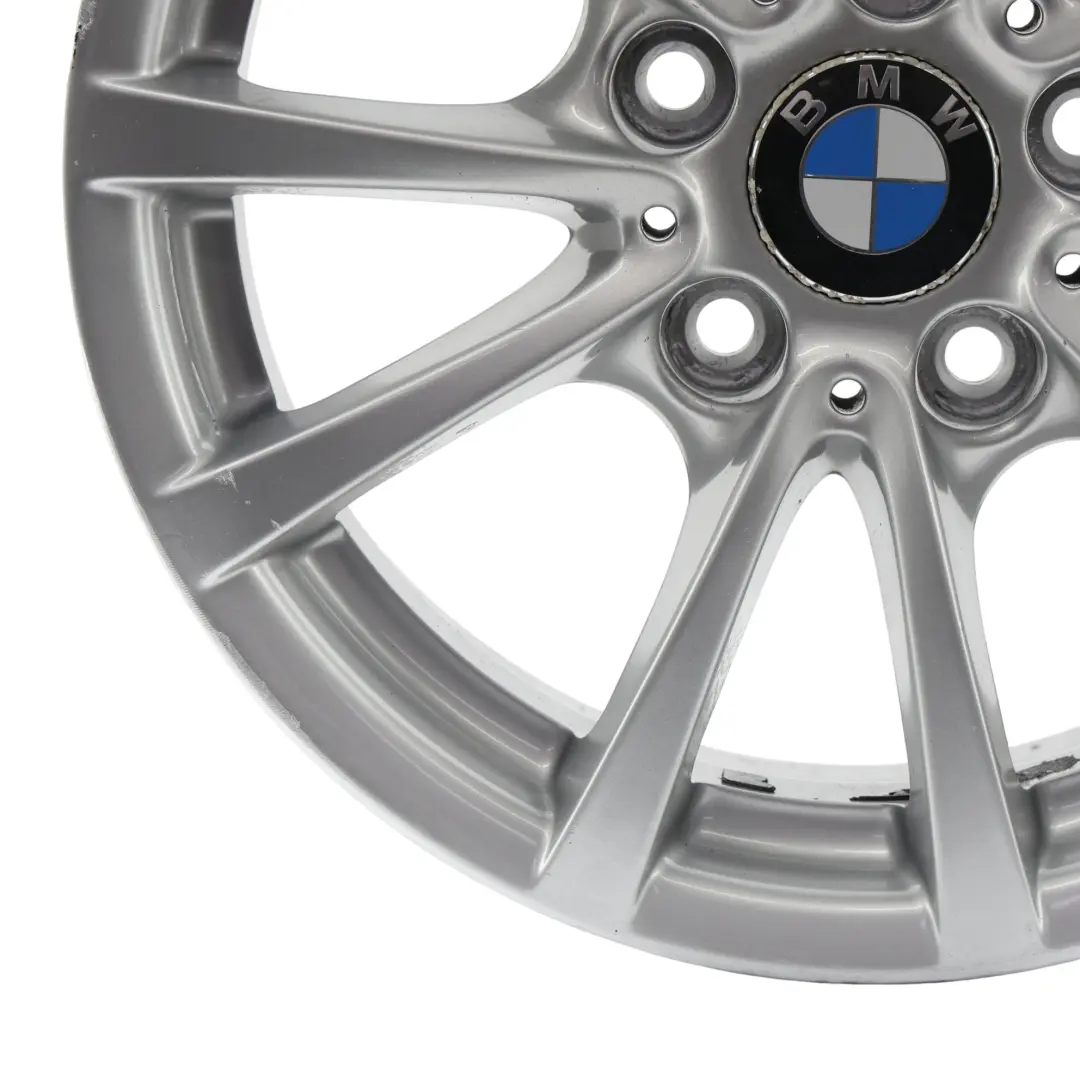 Cerchio in lega argento 16" 7J ET:31 V-spoke 390 per BMW F30 F31 F36 con numero di parte 6796236 BMW F30 F31 F36 Cerchio in lega argento 16" 7J ET:31 V-spoke 390 - SKU 6796236-2 - Numero di parte 6796236