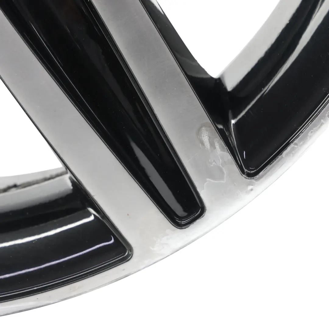 Jante en alliage gris 17" Star Spoke 379 ET:43 7,5J pour BMW F20 F21 F22 F23 à propos du numéro de pièce 6850151 BMW F20 F21 F22 F23 Jante en alliage gris 17" Star Spoke 379 ET:43 7,5J - SKU 6850151-14 - Numéro de pièce 6850151