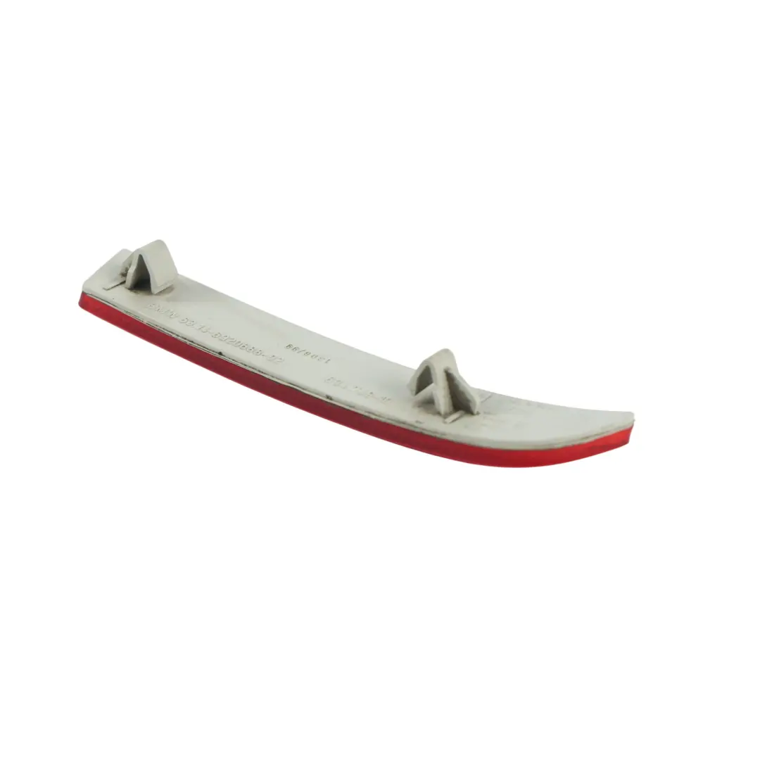 Reflector Parachoques Trasero Derecho para BMW E46 con número de pieza 6920688 BMW E46 Reflector Parachoques Trasero Derecho - SKU 6920688 - Número de pieza 6920688