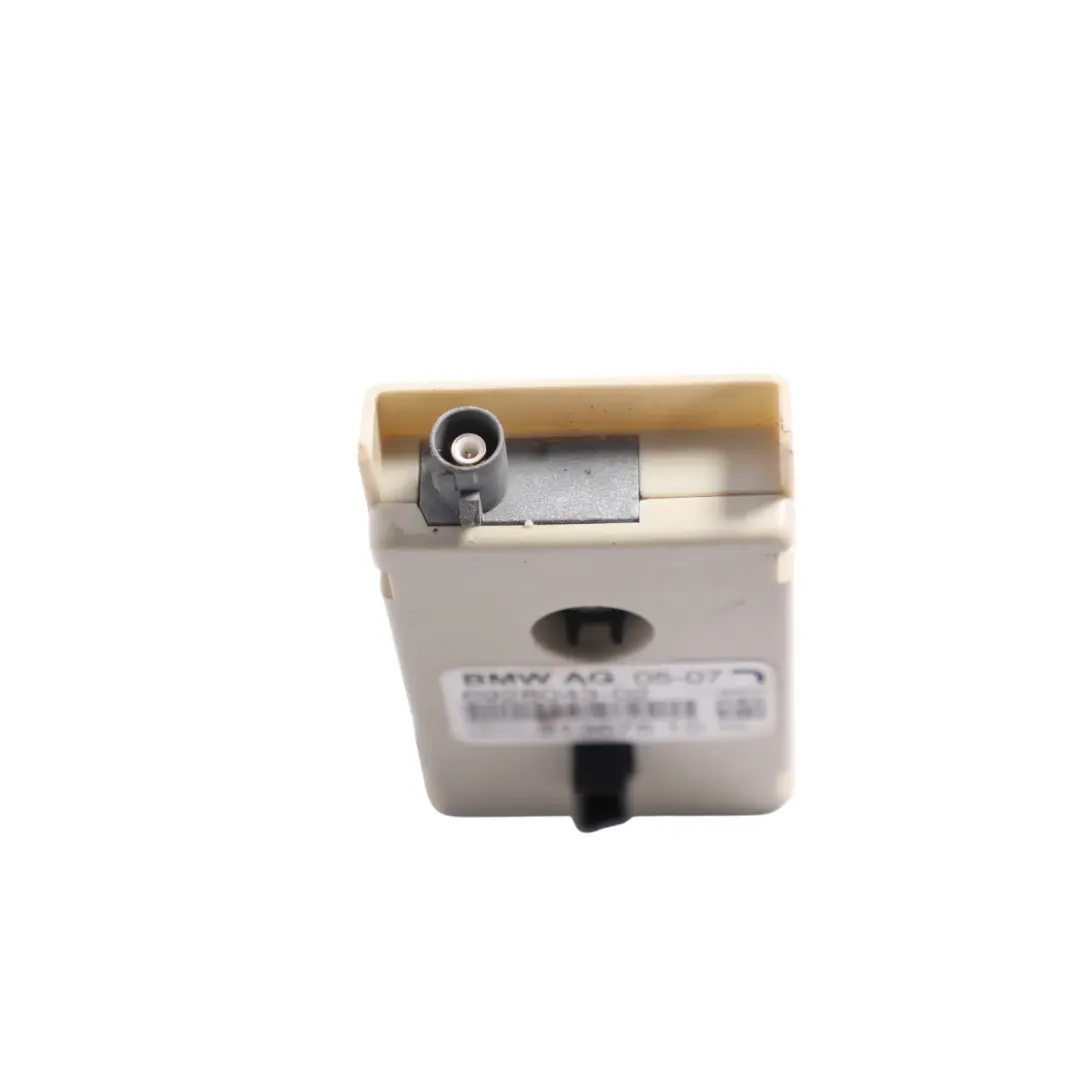 Anetnna Amplifier Control Module JAPAN to BMW E61 TV with Part number 6928043 BMW E61 TV Anetnna Amplifier Control Module JAPAN - SKU 6928043 - Part number 6928043