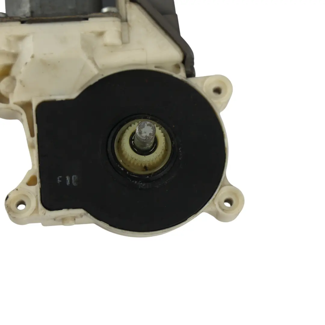 Moteur Régulateur Lève-Vitre Avant Gauche pour BMW E46 à propos du numéro de pièce 6935927 BMW E46 Moteur Régulateur Lève-Vitre Avant Gauche - SKU 6935927 - Numéro de pièce 6935927