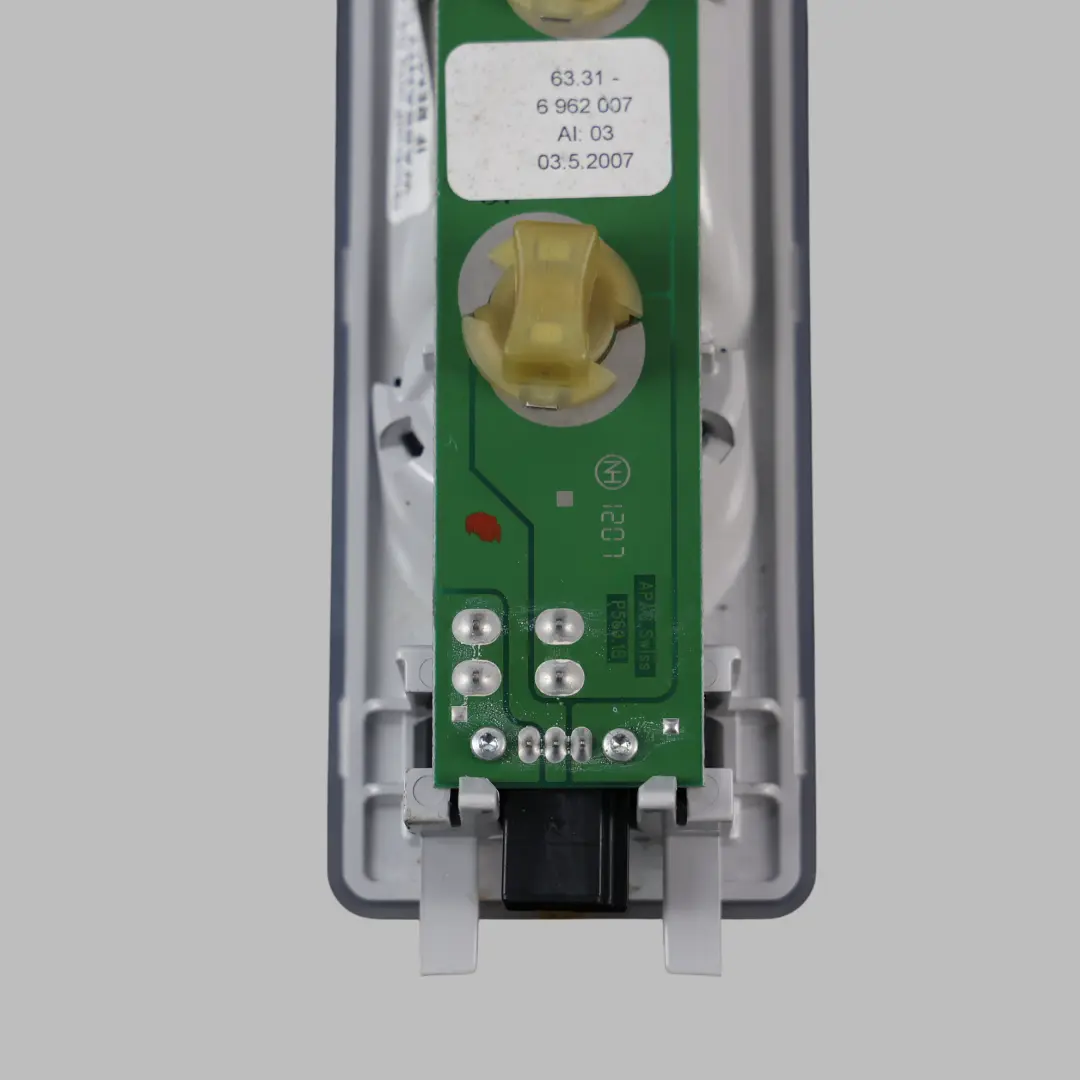 BMW E61 Touring Luz Lectura Interior Trasera Izquierda - SKU 6962007 - Número de pieza 6962007