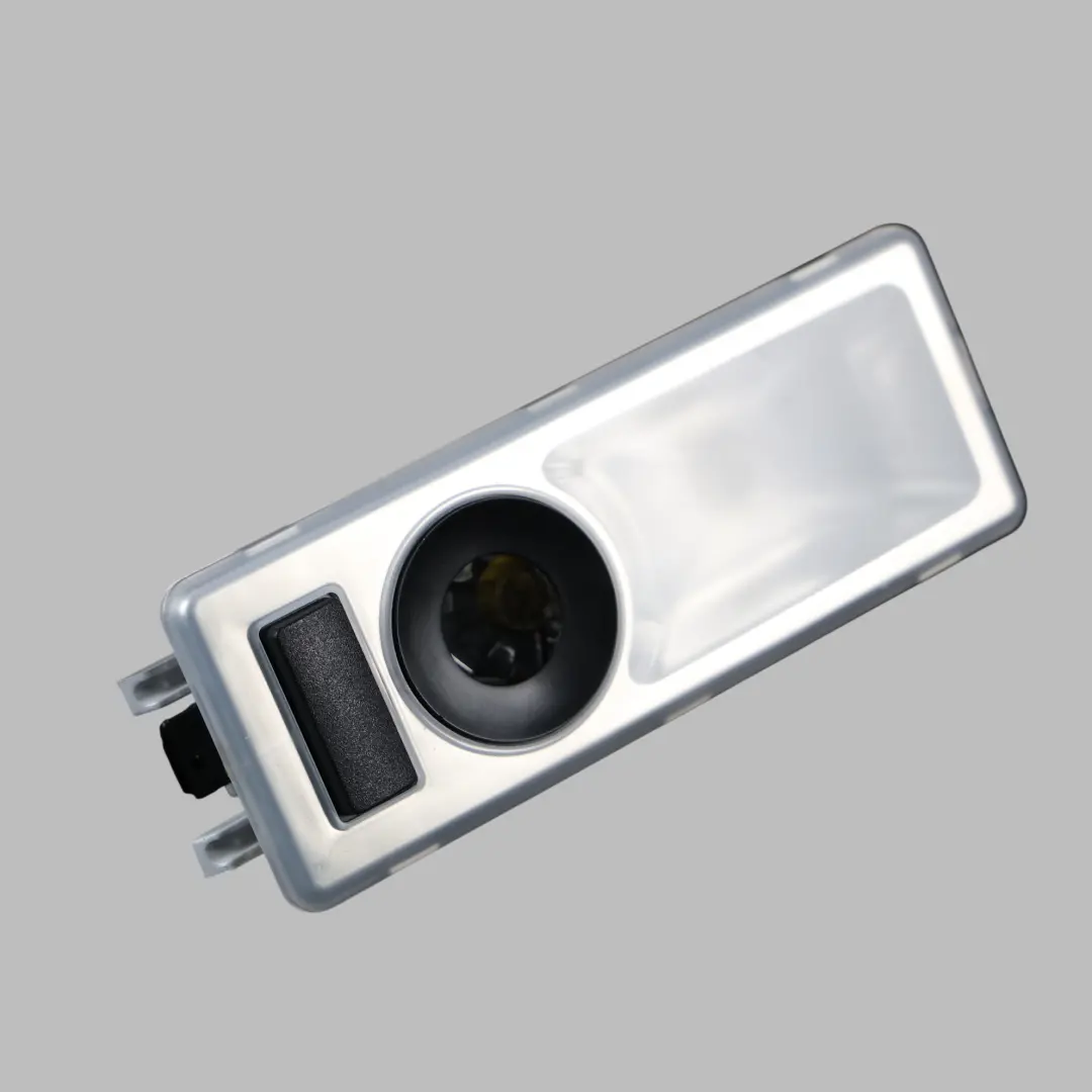 Luz Lectura Interior Trasera Izquierda para BMW E61 Touring con número de pieza 6962007 BMW E61 Touring Luz Lectura Interior Trasera Izquierda - SKU 6962007 - Número de pieza 6962007