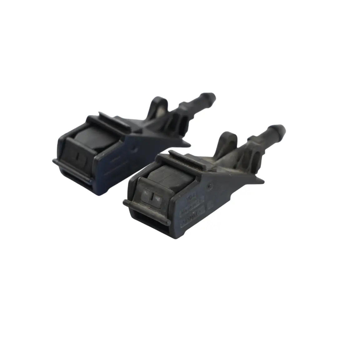 Boquillas Limpiaparabrisas Set x2 para Volkswagen Transporter T5 con número de pieza 6E0955985 Volkswagen Transporter T5 Boquillas Limpiaparabrisas Set x2 - SKU 6E0955985-1 - Número de pieza 6E0955985