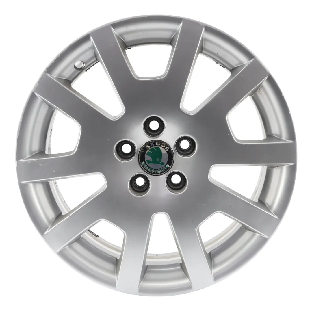 Mk1 6Y VRS Jante Alliage Argent 16" 6,5JX16H2 ET:37 pour Skoda Fabia à propos du numéro de pièce 6Y0601025M Skoda Fabia Mk1 6Y VRS Jante Alliage Argent 16" 6,5JX16H2 ET:37 - SKU 6Y0601025M-2 - Numéro de pièce 6Y0601025M