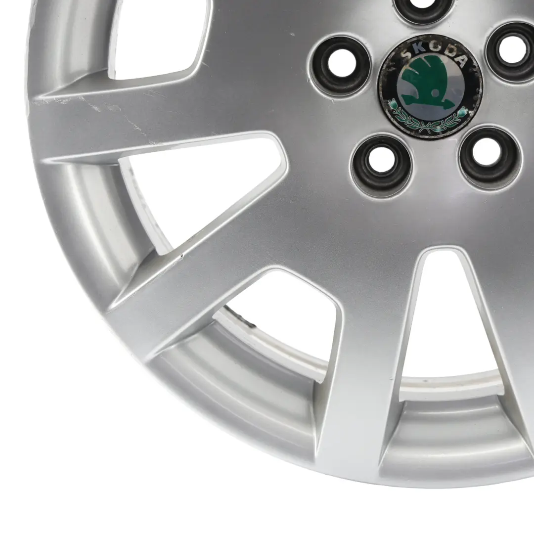 Mk1 6Y VRS Cerchione Lega Argento 16" 6,5JX16H2 ET:37 per Skoda Fabia con numero di parte 6Y0601025M Skoda Fabia Mk1 6Y VRS Cerchione Lega Argento 16" 6,5JX16H2 ET:37 - SKU 6Y0601025M-2 - Numero di parte 6Y0601025M
