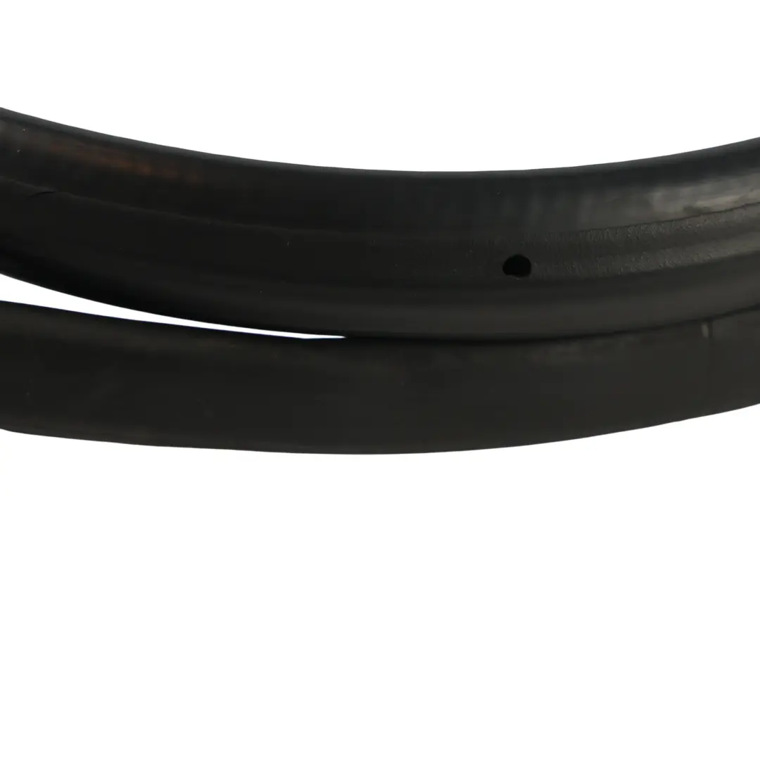 Skoda Fabia Mk1 Joint Étanchéité Capot Moteur Cadre - SKU 6Y0823737B - Numéro de pièce 6Y0823737B