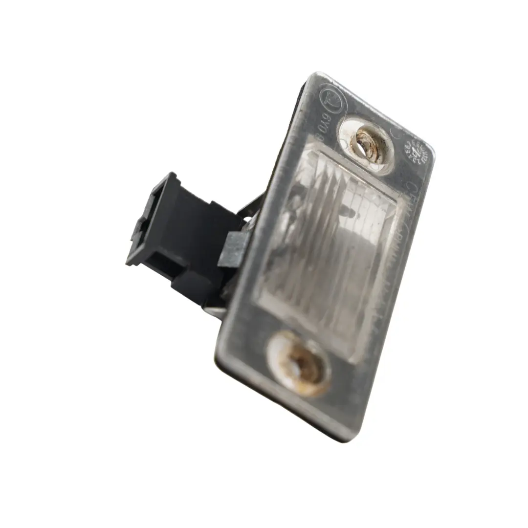 Skoda Fabia Mk1 6Y Estate Éclairage Plaque Immatriculation - SKU 6Y0943021B - Numéro de pièce 6Y0943021B