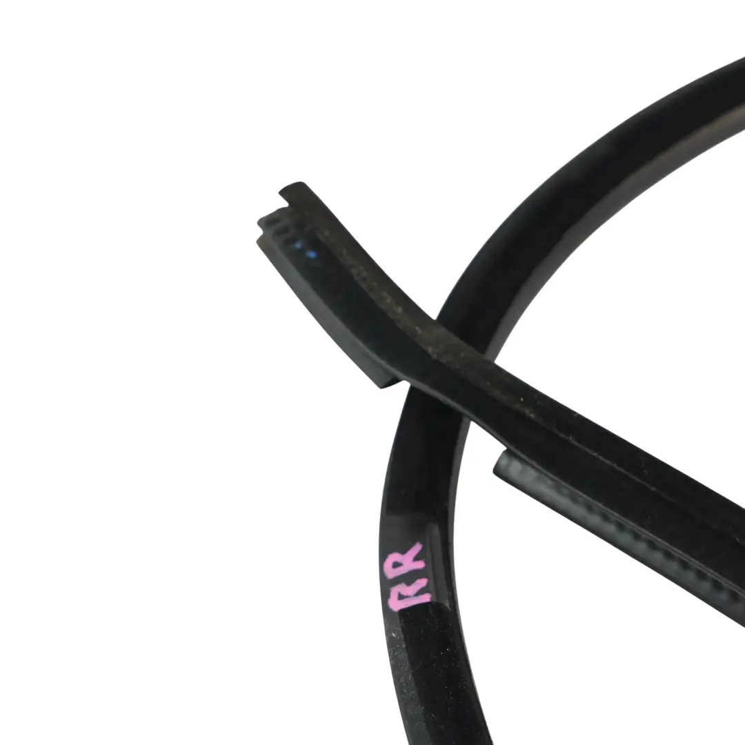 Mk1 6Y Türfenster Dichtung Gummi Hinten Rechts für Skoda Fabia mit Teilenummer 6Y6839440 Skoda Fabia Mk1 6Y Türfenster Dichtung Gummi Hinten Rechts - SKU 6Y6839440 - Teilenummer 6Y6839440