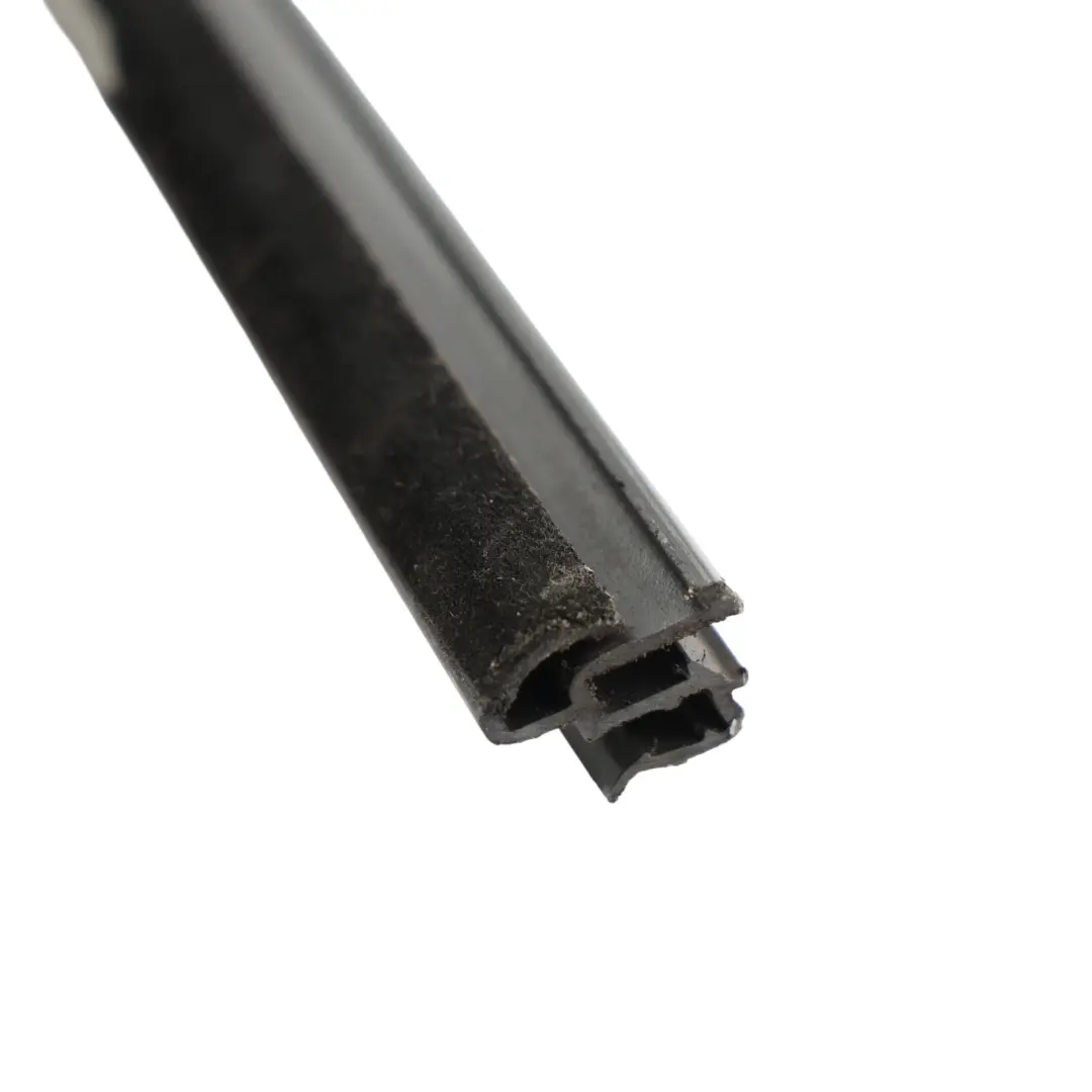 Skoda Fabia MK1 6Y Joint Vitre Porte Arrière Intérieur Gauche - SKU 6Y6839471B - Numéro de pièce 6Y6839471B