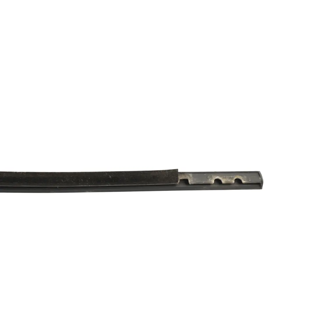 Skoda Fabia MK1 6Y Joint Vitre Porte Arrière Gauche Extérieur - SKU 6Y6839477A - Numéro de pièce 6Y6839477A
