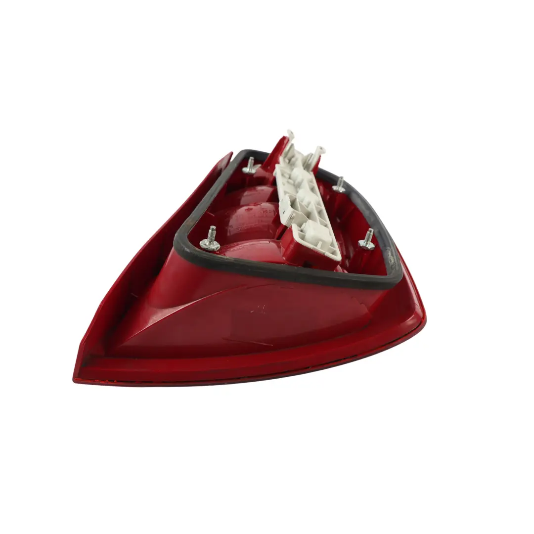 MK1 6Y Feu Arrière Extérieur Gauche pour Skoda Fabia à propos du numéro de pièce 6Y6945111C Skoda Fabia MK1 6Y Feu Arrière Extérieur Gauche - SKU 6Y6945111C - Numéro de pièce 6Y6945111C