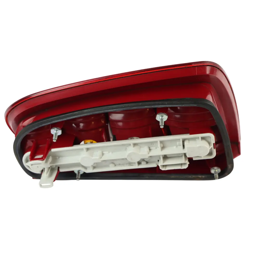 Skoda Fabia MK1 6Y Feu Arrière Extérieur Gauche - SKU 6Y6945111C - Numéro de pièce 6Y6945111C