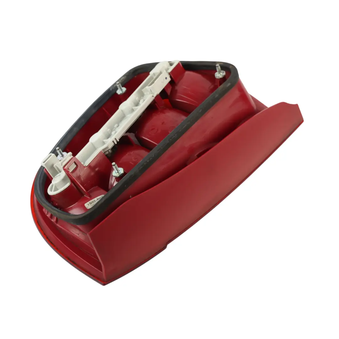 MK1 6Y Feu Arrière Extérieur Gauche pour Skoda Fabia à propos du numéro de pièce 6Y6945111C Skoda Fabia MK1 6Y Feu Arrière Extérieur Gauche - SKU 6Y6945111C - Numéro de pièce 6Y6945111C