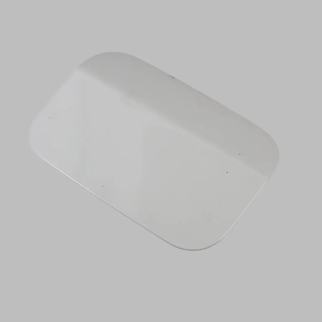 Pannello Copertura Bocchettone Carburante Alpinweiss 3 Bianco 300 per BMW E60 E61 con numero di parte 7034281 BMW E60 E61 Pannello Copertura Bocchettone Carburante Alpinweiss 3 Bianco 300 - SKU 7034281-AW - Numero di parte 7034281