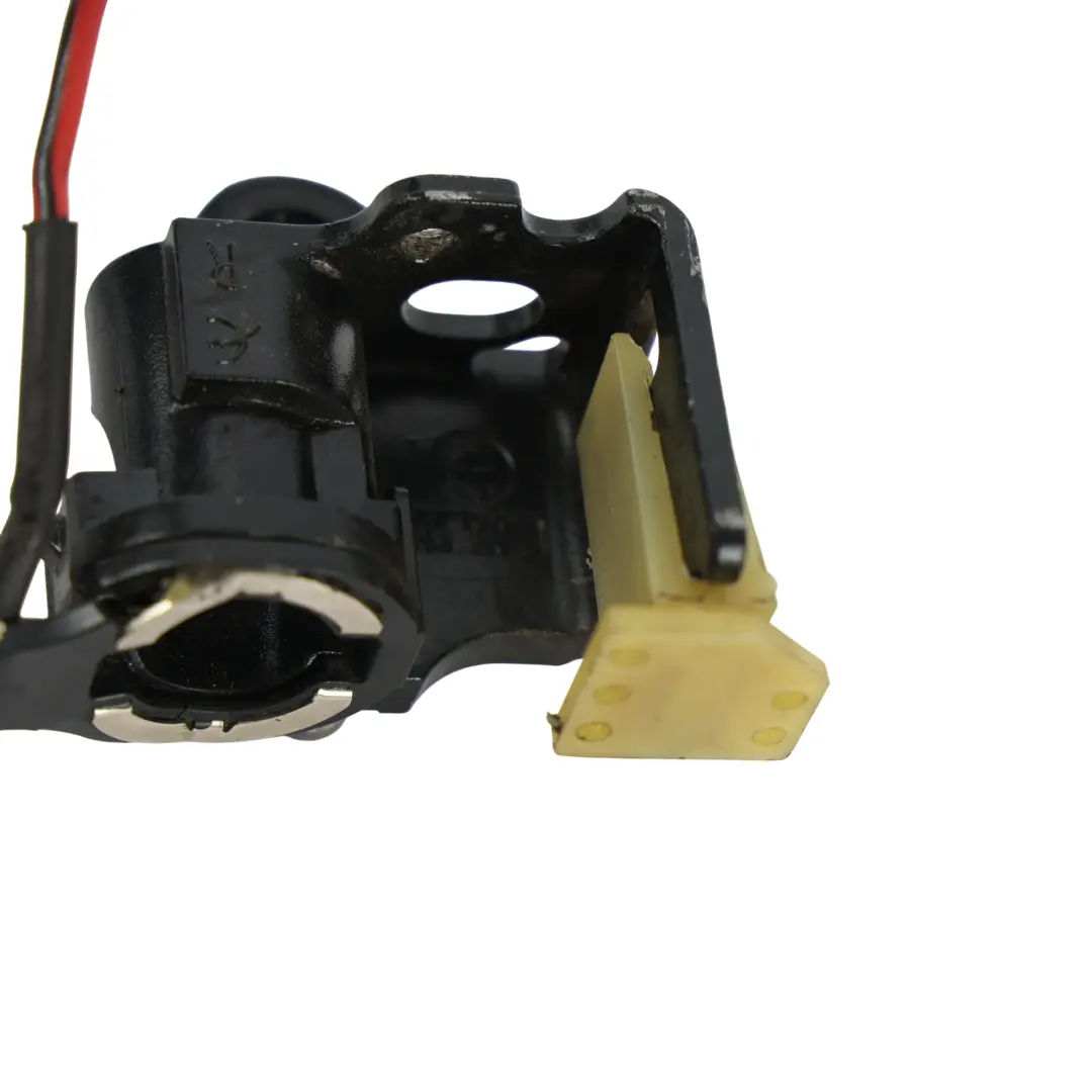 Staffa Montaggio Hardtop Destra per BMW Z4 E85 con numero di parte 7075906 BMW Z4 E85 Staffa Montaggio Hardtop Destra - SKU 7075906 - Numero di parte 7075906