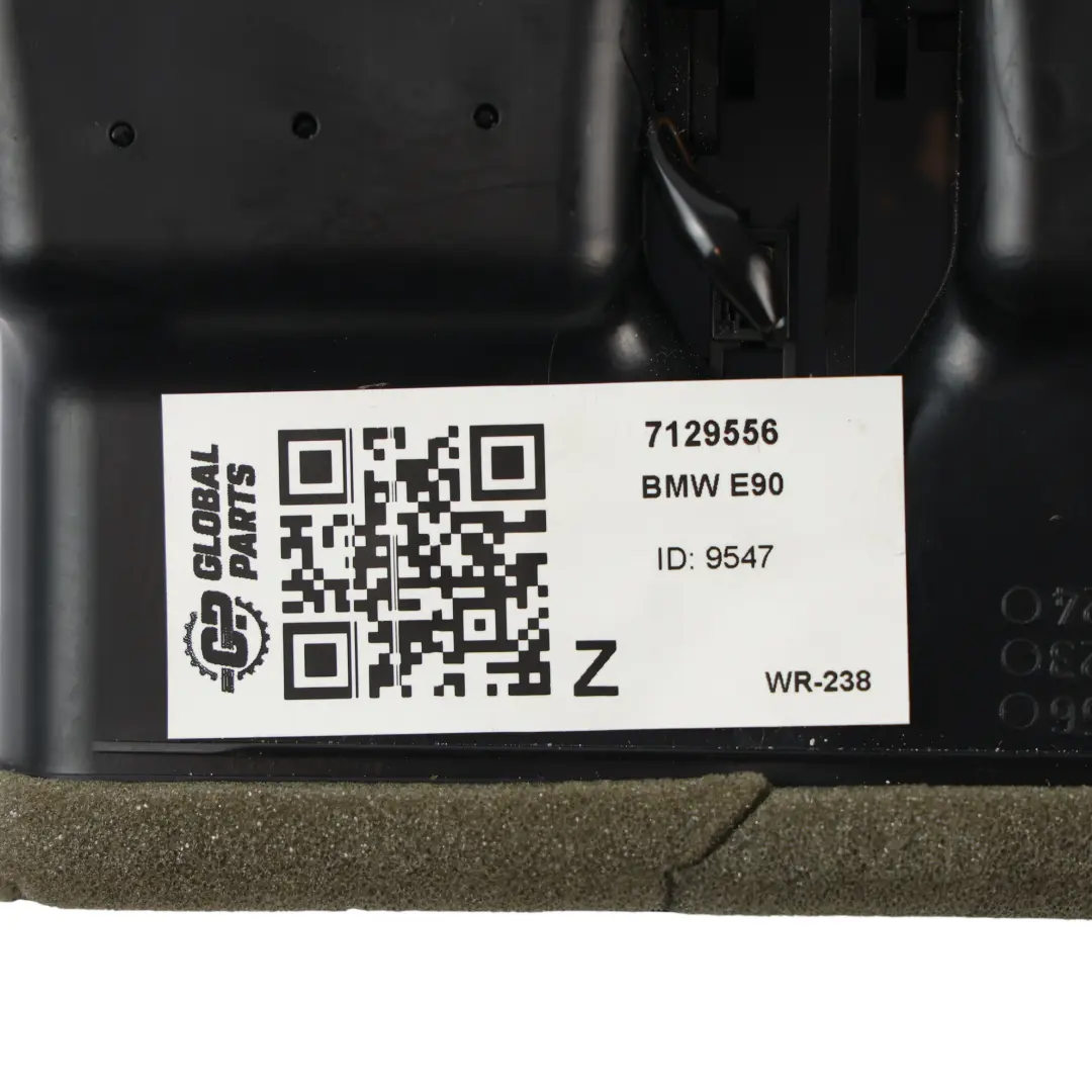 Tylna Kratka Nawiewu Tunelu Środkowego Beżowa do BMW E90 E91 o numerze 7129556 BMW E90 E91 Tylna Kratka Nawiewu Tunelu Środkowego Beżowa - SKU 7129556 - Numer Części 7129556