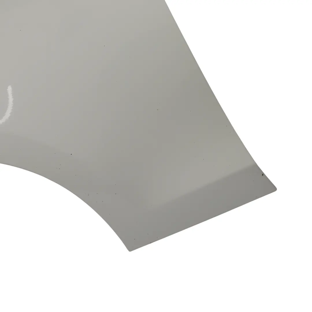 Pannello laterale parafango anteriore sinistro Alpinweiss White 300 per BMW E81 E87 con numero di parte 7133227 BMW E81 E87 Pannello laterale parafango anteriore sinistro Alpinweiss White 300 - SKU 7133227-AW2 - Numero di parte 7133227