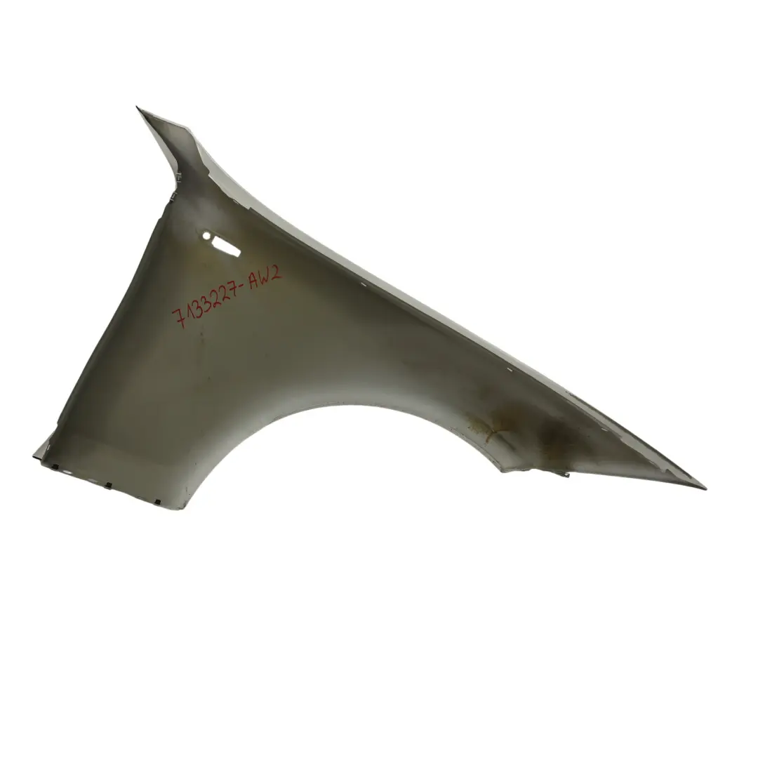 Seitenteil Kotflügel vorne links Alpinweiss Alpine Weiss 300 für BMW E81 E87 mit Teilenummer 7133227 BMW E81 E87 Seitenteil Kotflügel vorne links Alpinweiss Alpine Weiss 300 - SKU 7133227-AW2 - Teilenummer 7133227