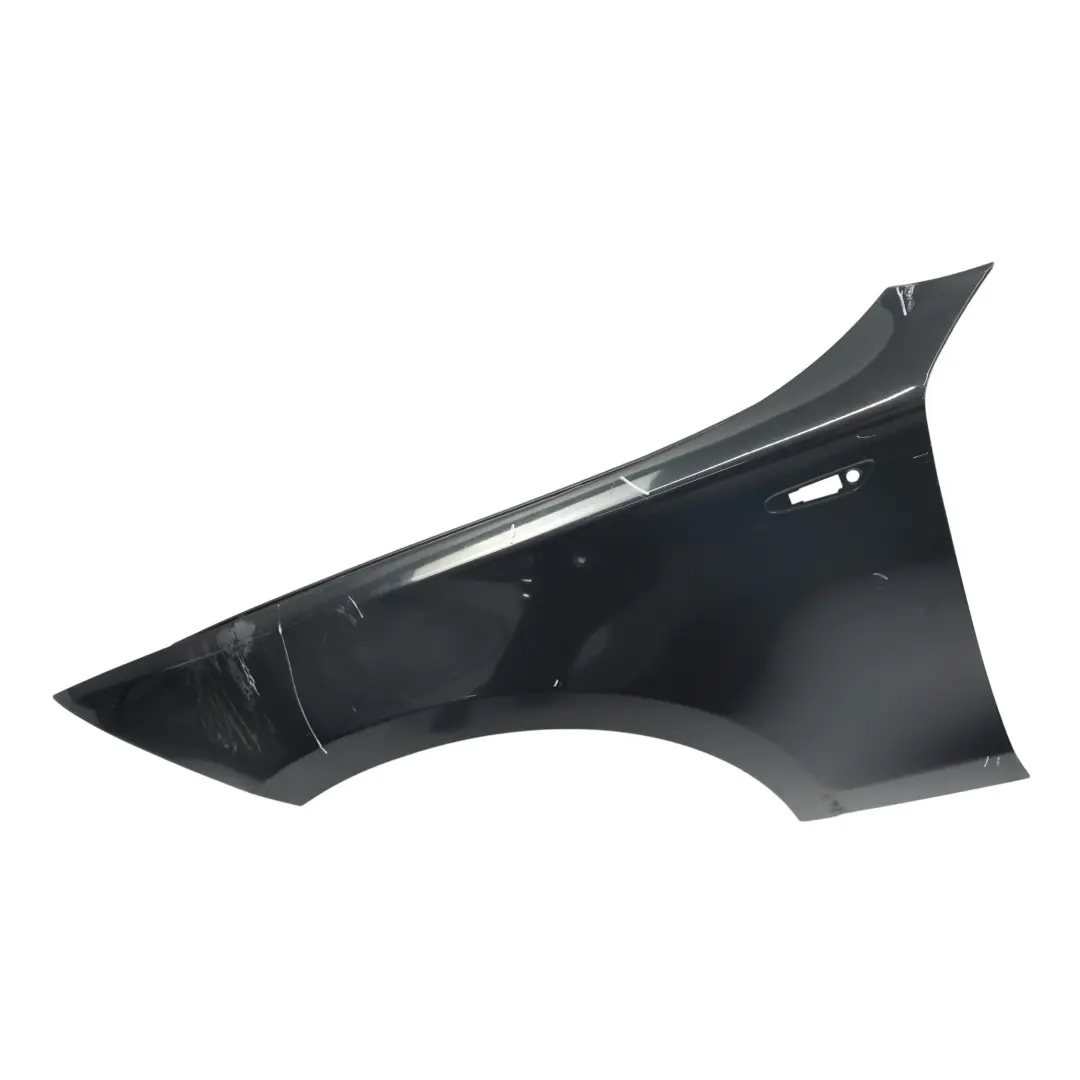 Błotnik Lewy Skrzydło Black Sapphire Czarny Metalik - 475 do BMW E81 E87 o numerze 7133227 BMW E81 E87 Błotnik Lewy Skrzydło Black Sapphire Czarny Metalik - 475 - SKU 7133227-BS2 - Numer Części 7133227