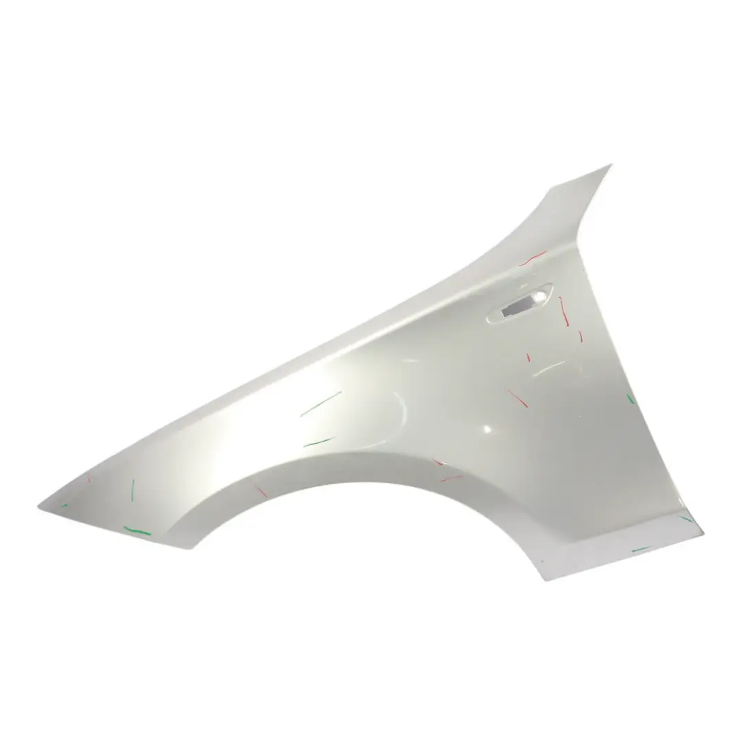 Panel lateral Wing Fender Delantero Izquierdo Titansilber Plata 354 para BMW E81 E87 con número de pieza 7133227 BMW E81 E87 Panel lateral Wing Fender Delantero Izquierdo Titansilber Plata 354 - SKU 7133227-TS3 - Número de pieza 7133227