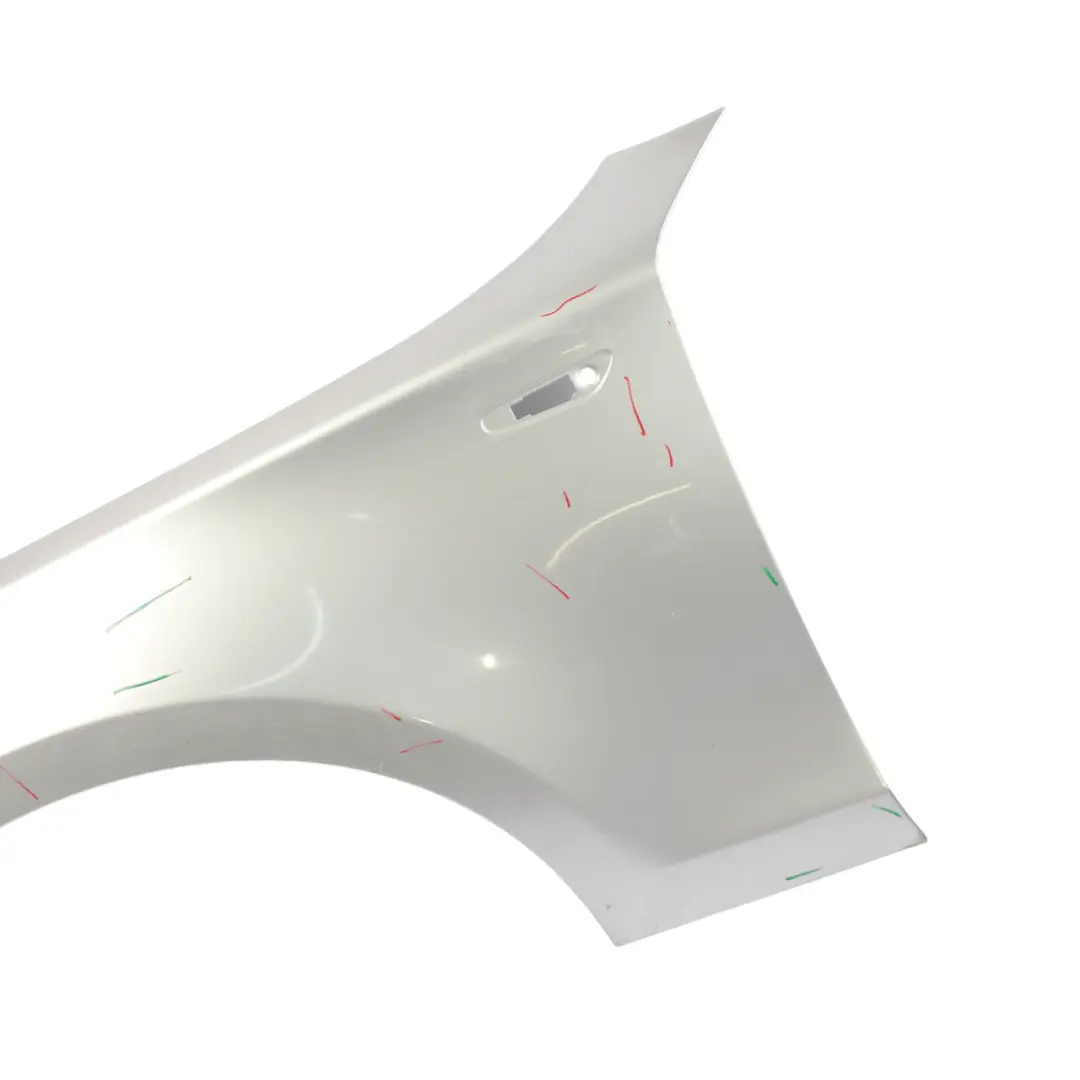 Pannello Laterale Ant SX Parafango Argento-Titanio Argento per BMW E81 E82 E87 E88 con numero di parte 7133227 BMW E81 E82 E87 E88 Pannello Laterale Ant SX Parafango Argento-Titanio Argento - SKU 7133227-TS3 - Numero di parte 7133227