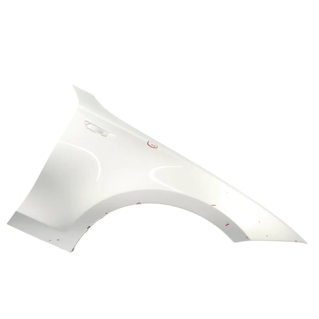 Pareti Anteriore Destro Titansilber Silver Metallic - 354 per BMW E81 E82 E87 E88 con numero di parte 7133228 BMW E81 E82 E87 E88 Pareti Anteriore Destro Titansilber Silver Metallic - 354 - SKU 7133228-TS1 - Numero di parte 7133228