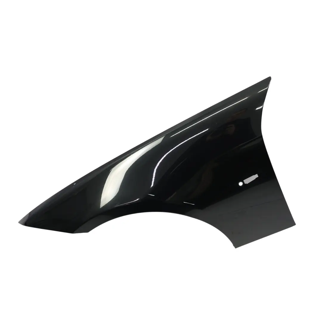 Błotnik Lewy Przedni Black Sapphire Czarny Metalik - 475 do BMW E90 o numerze 7135679 BMW E90 Błotnik Lewy Przedni Black Sapphire Czarny Metalik - 475 - SKU 7135679-BS - Numer Części 7135679