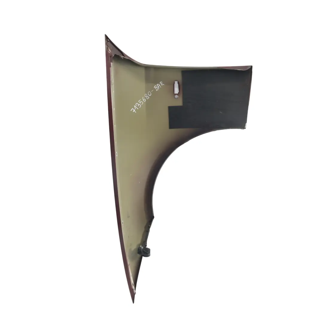 Pannello Laterale Parafango Ala Anteriore Destra Barberarot Rosso per BMW E90 E91 con numero di parte 7135680 BMW E90 E91 Pannello Laterale Parafango Ala Anteriore Destra Barberarot Rosso - SKU 7135680-BAR - Numero di parte 7135680