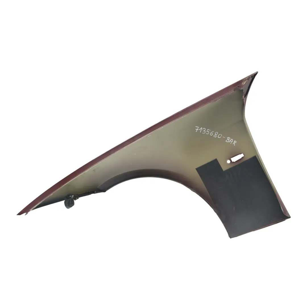 BMW E90 E91 Panel lateral Guardabarros Ala Delantera Derecha Barberarot Rojo A39 - SKU 7135680-BAR - Número de pieza 7135680