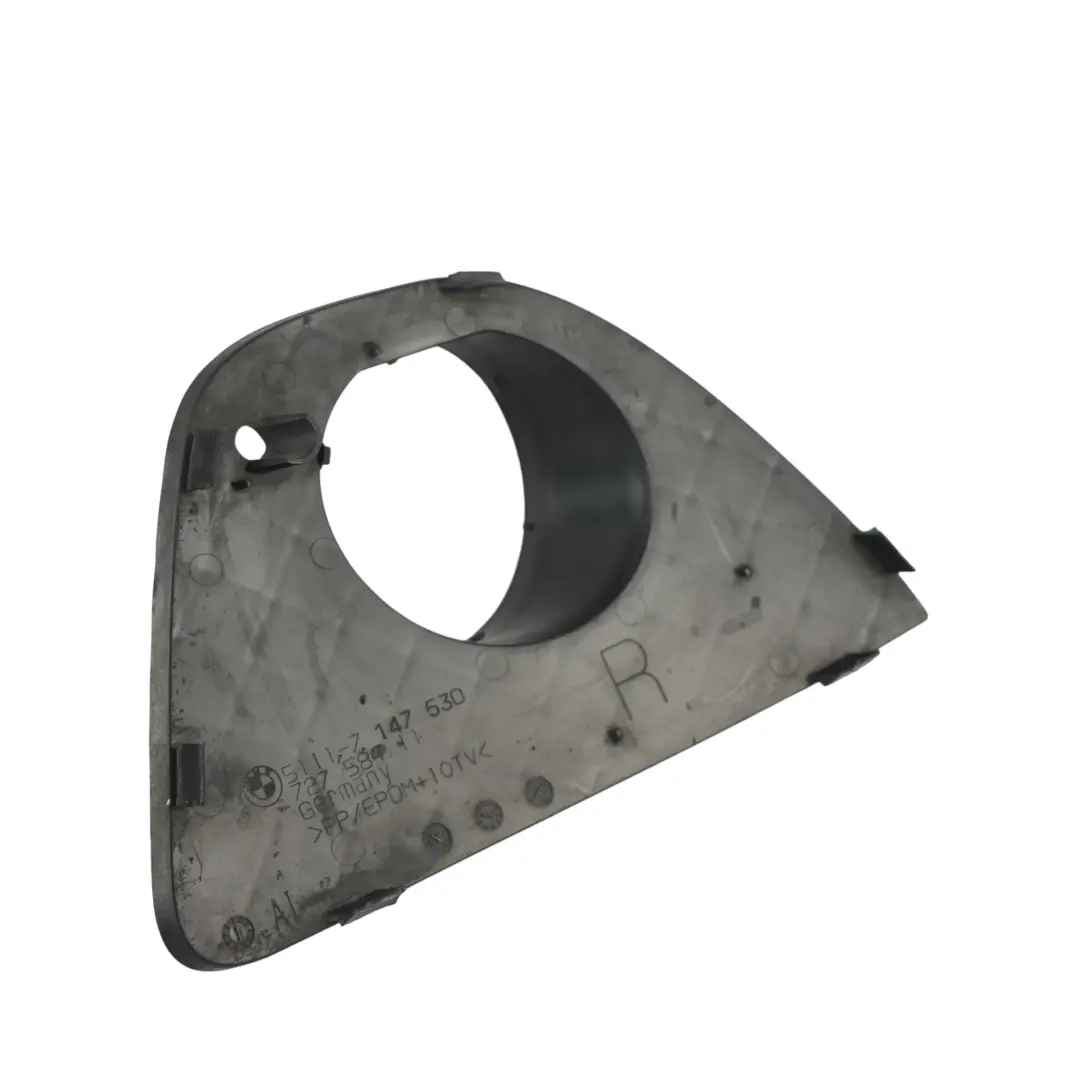 BMW E46 Soporte Bracket Faro Antiniebla Parachoques Delantero Derecho - SKU 7147530 - Número de pieza 7147530