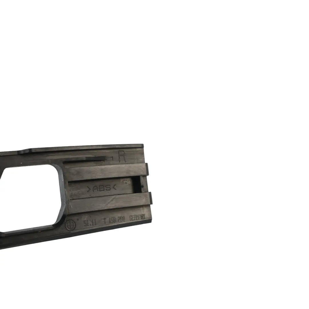 Support Panneau Cache Pare-Chocs Avant Droit pour BMW E90 à propos du numéro de pièce 7159280 BMW E90 Support Panneau Cache Pare-Chocs Avant Droit - SKU 7159280 - Numéro de pièce 7159280