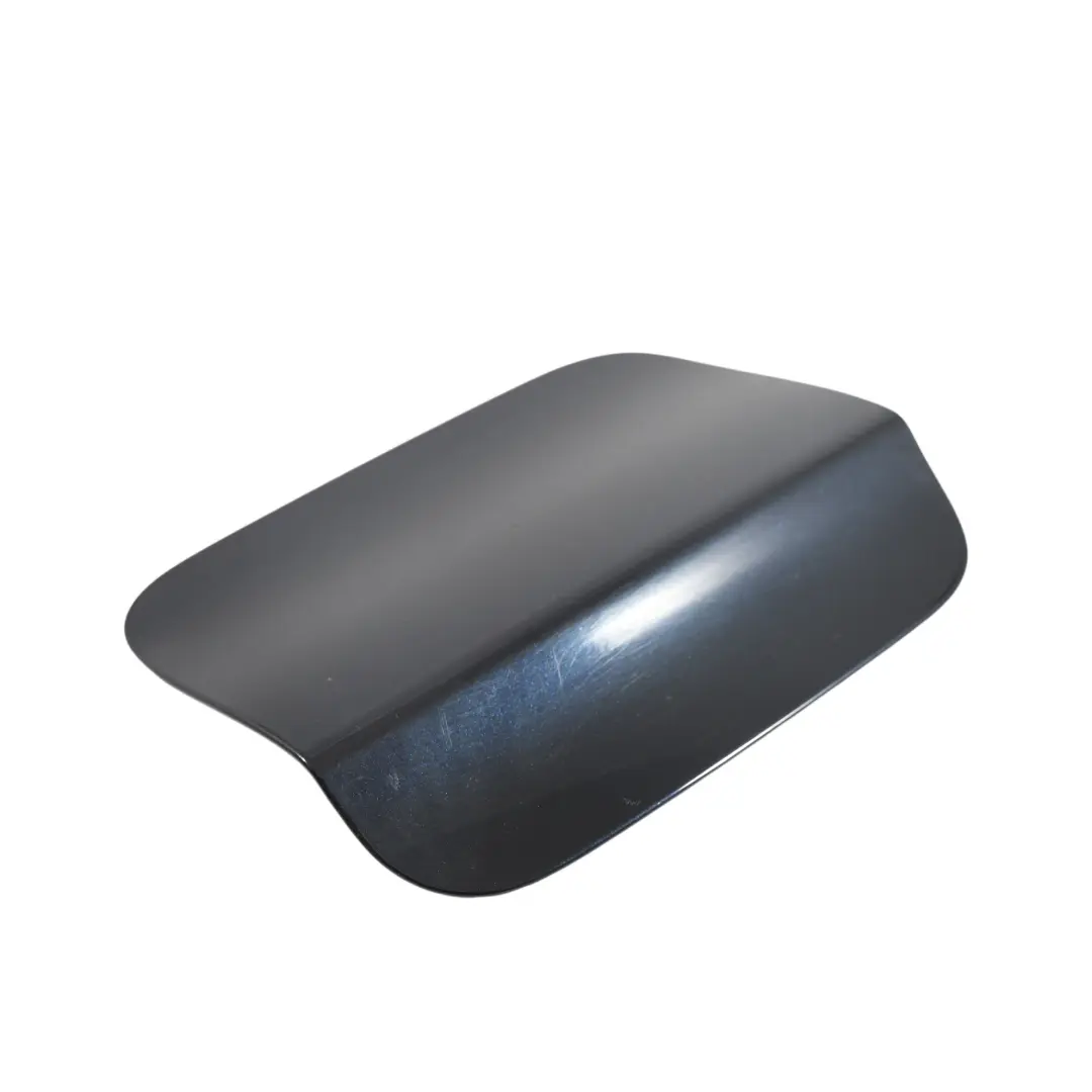 Coperchio Sportello Carburante Nero Azzurrite Metallizzato per BMW F01 con numero di parte 7184076 BMW F01 Coperchio Sportello Carburante Nero Azzurrite Metallizzato - SKU 7184076-AZB - Numero di parte 7184076