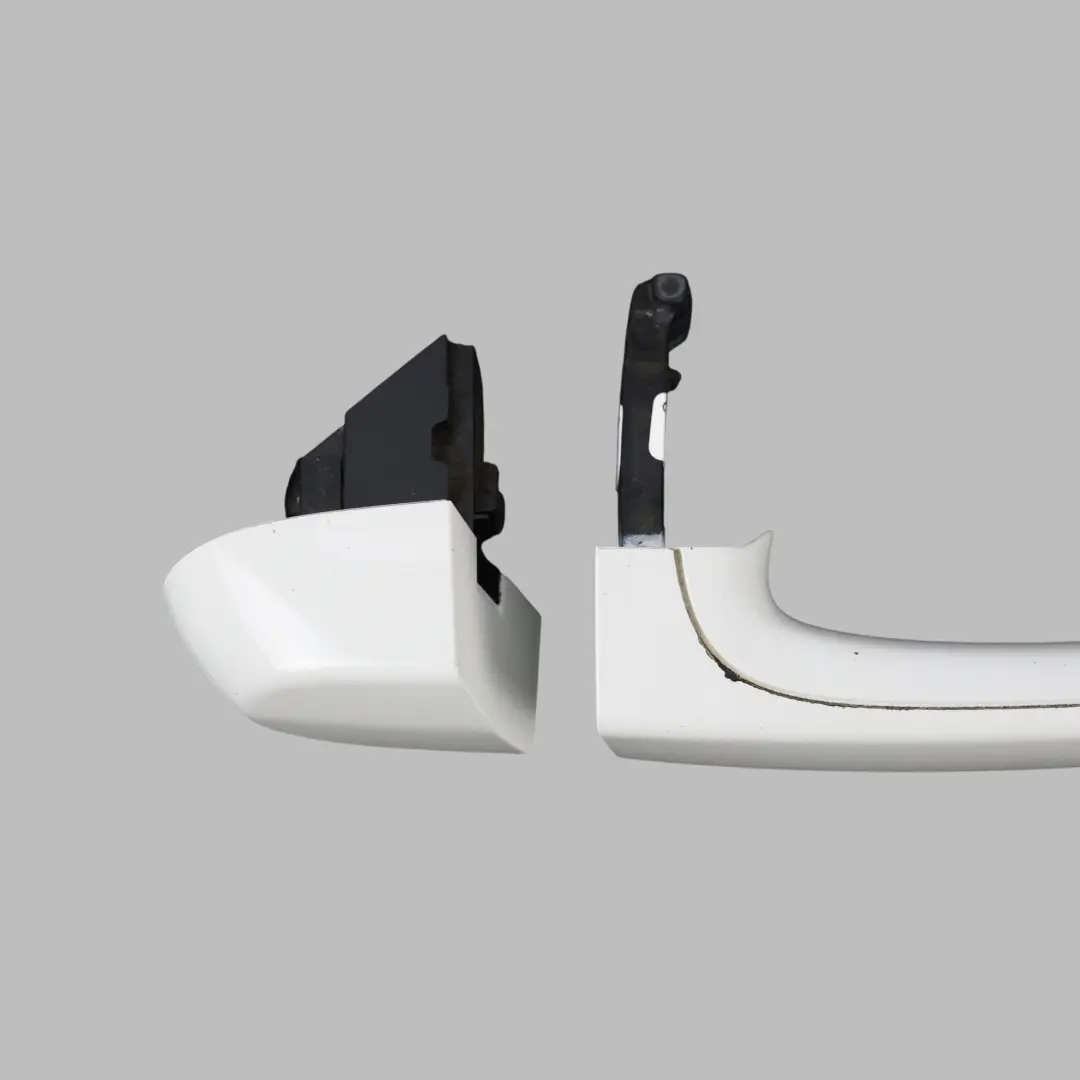 Manija Puerta Trasera Derecha Exterior Blanco Alpino 300 para BMW E90 F20 F30 con número de pieza 7207562 BMW E90 F20 F30 Manija Puerta Trasera Derecha Exterior Blanco Alpino 300 - SKU 7207562-AW - Número de pieza 7207562