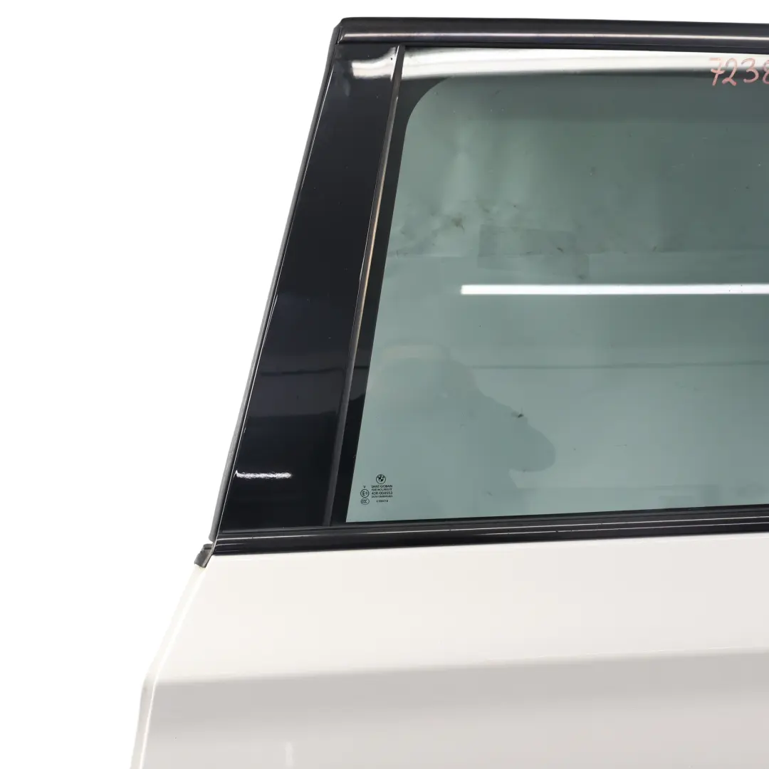 Puerta Trasera Izquierda Alpinweiss Alpine Blanco 3 - 300 para BMW X3 F25 con número de pieza 7238695 BMW X3 F25 Puerta Trasera Izquierda Alpinweiss Alpine Blanco 3 - 300 - SKU 7238695-AW2 - Número de pieza 7238695