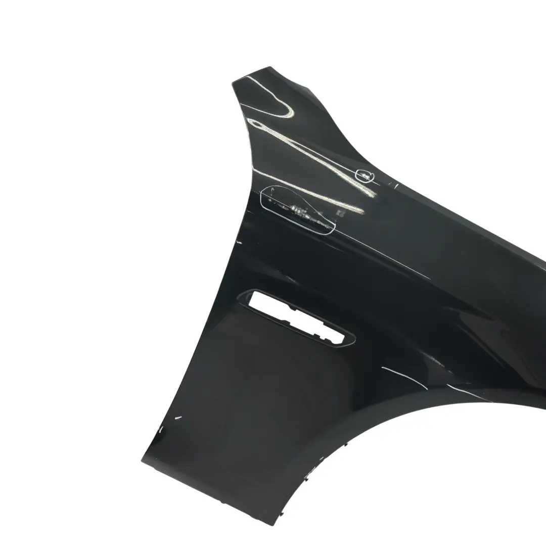 Błotnik Prawy Black Sapphire Czarny Metalik - 475 do BMW F10 o numerze 7248660 BMW F10 Błotnik Prawy Black Sapphire Czarny Metalik - 475 - SKU 7248660-BS1 - Numer Części 7248660