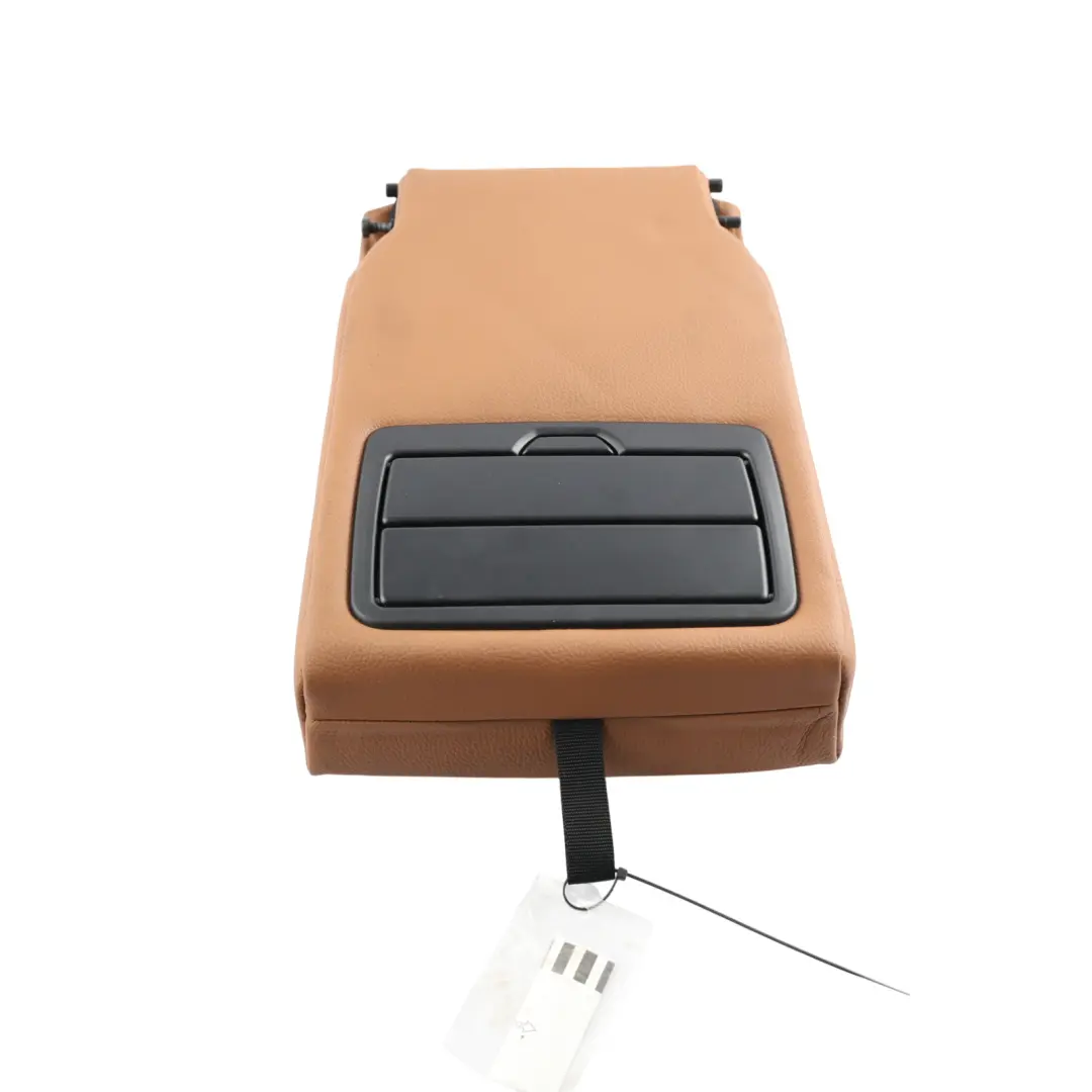 Reposabrazos Asiento Trasero Central Portavasos Cuero Marrón para BMW F36 con número de pieza 7309200 BMW F36 Reposabrazos Asiento Trasero Central Portavasos Cuero Marrón - SKU 7309200 - Número de pieza 7309200