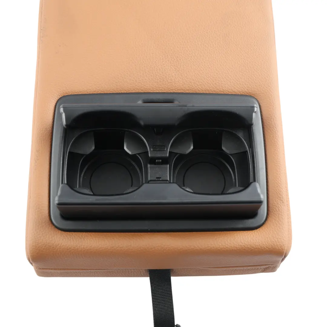 Reposabrazos Asiento Trasero Central Portavasos Cuero Marrón para BMW F36 con número de pieza 7309200 BMW F36 Reposabrazos Asiento Trasero Central Portavasos Cuero Marrón - SKU 7309200 - Número de pieza 7309200