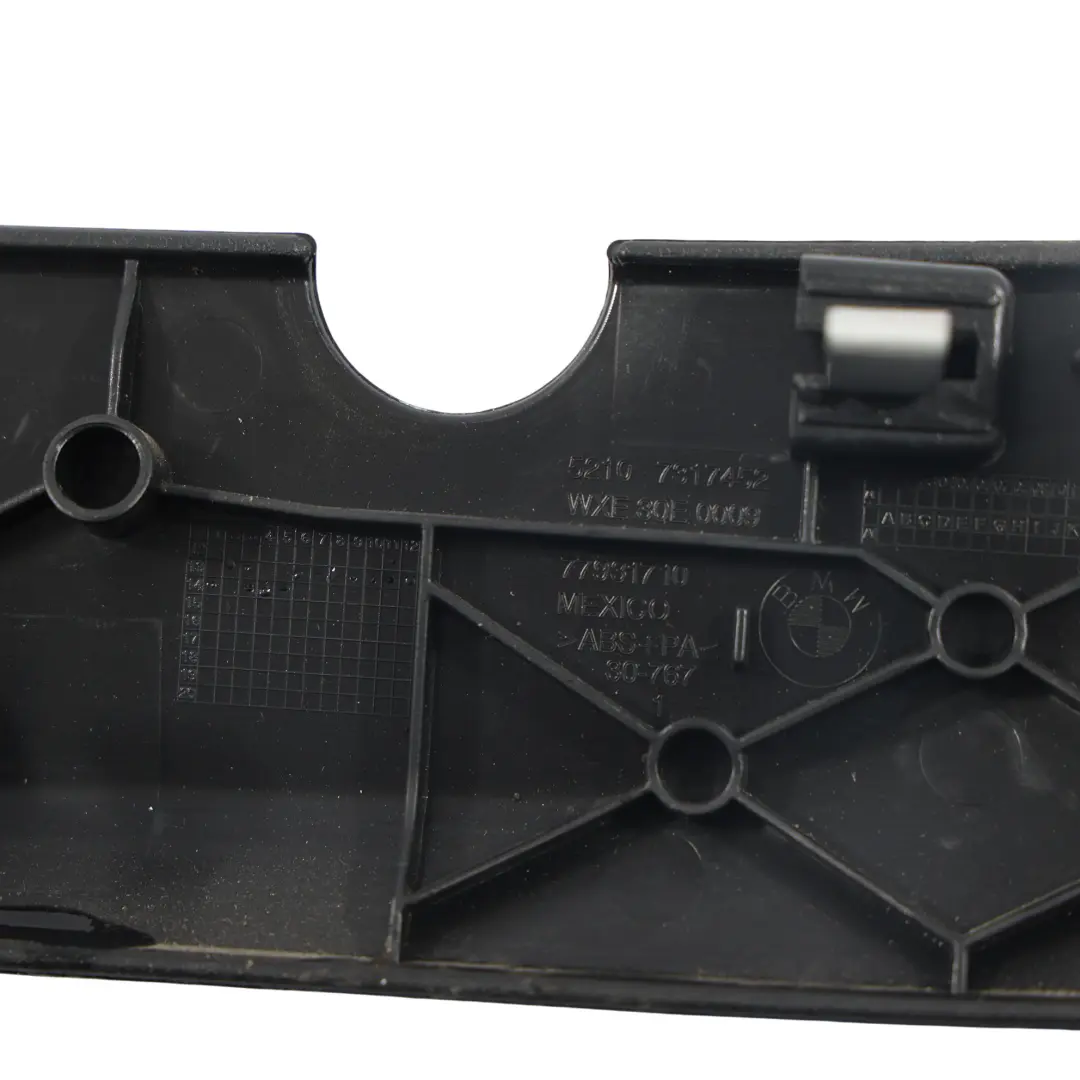 Copertura Sedile Anteriore Modanatura Nera per BMW X5 F15 G11 G30 G31 con numero di parte 7317452 BMW X5 F15 G11 G30 G31 Copertura Sedile Anteriore Modanatura Nera - SKU 7317452 - Numero di parte 7317452