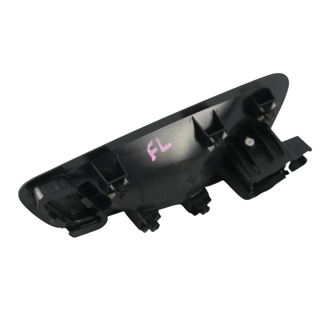 Tirador Puerta Interior Delantero Izquierdo para BMW F45 F46 LCI con número de pieza 7318237 BMW F45 F46 LCI Tirador Puerta Interior Delantero Izquierdo - SKU 7318237 - Número de pieza 7318237