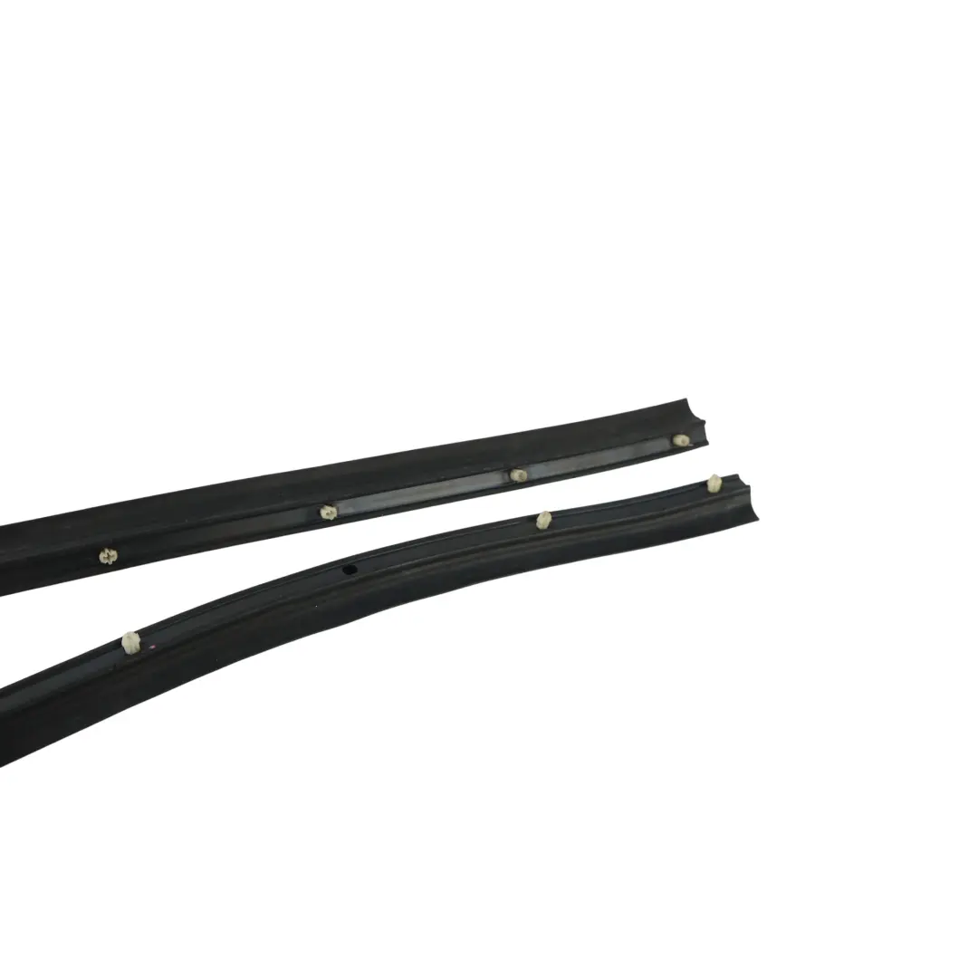 BMW G30 G31 F90 Uszczelka Dolna Drzwi Tylna Lewa - SKU 7341647 - Numer Części 7341647