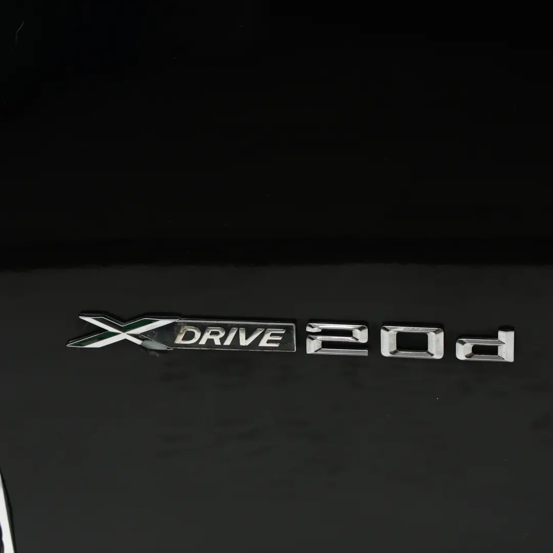 Porta Anteriore Sinistra Schwarz 2 Nero - 668 per BMW X3 F25 con numero di parte 7355803 BMW X3 F25 Porta Anteriore Sinistra Schwarz 2 Nero - 668 - SKU 7355803-SCH1 - Numero di parte 7355803