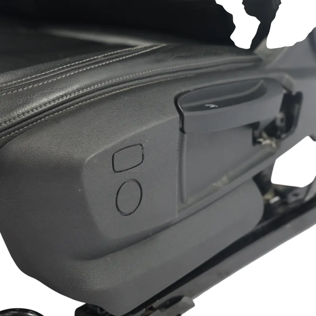 Siège Avant Cuir Dakota Noir Gauche pour BMW F40 F45 F46 à propos du numéro de pièce 7374855 BMW F40 F45 F46 Siège Avant Cuir Dakota Noir Gauche - SKU 7374855-2 - Numéro de pièce 7374855