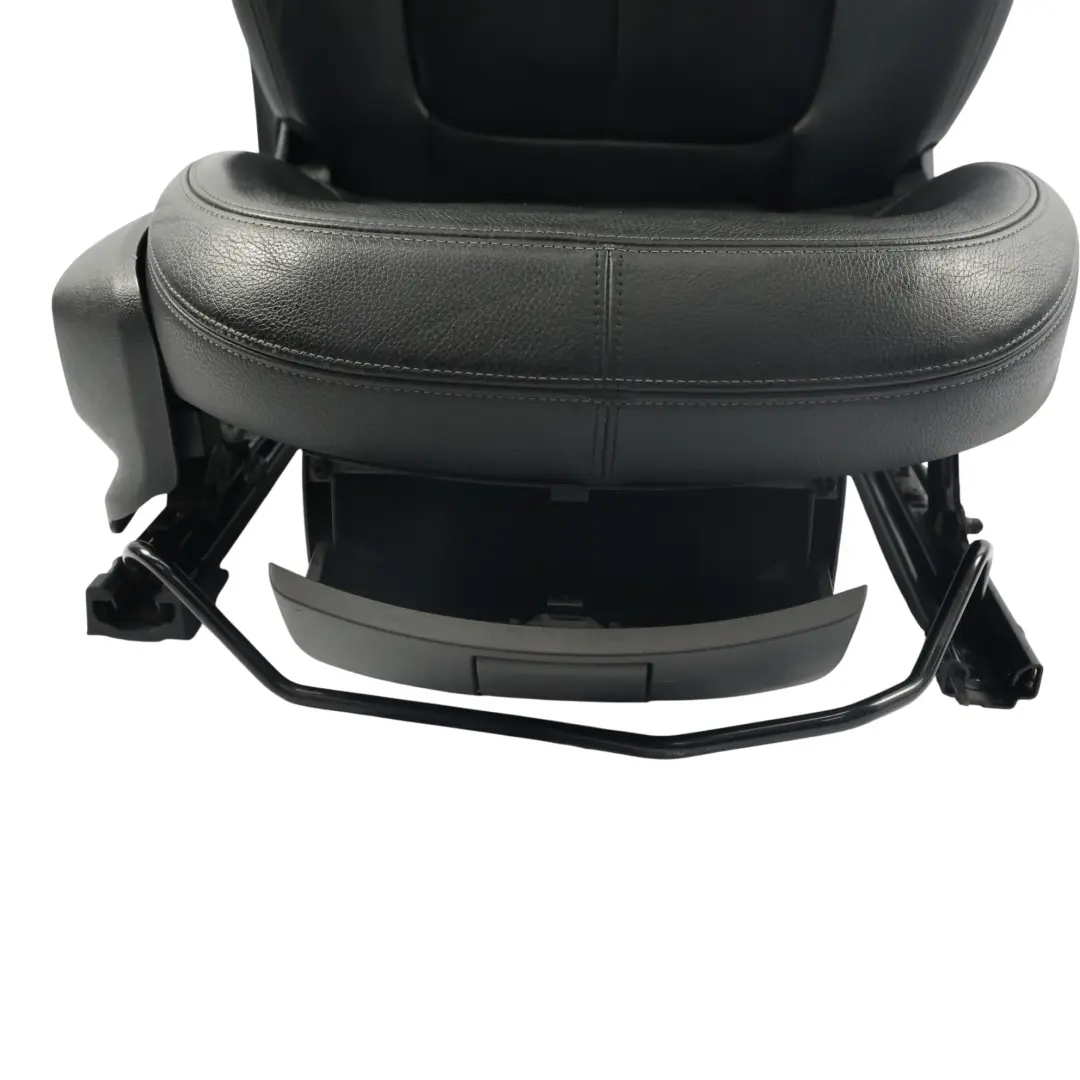 Asiento Delantero Cuero Dakota Negro Derecho para BMW F40 F45 F46 con número de pieza 7374856 BMW F40 F45 F46 Asiento Delantero Cuero Dakota Negro Derecho - SKU 7374856-2 - Número de pieza 7374856