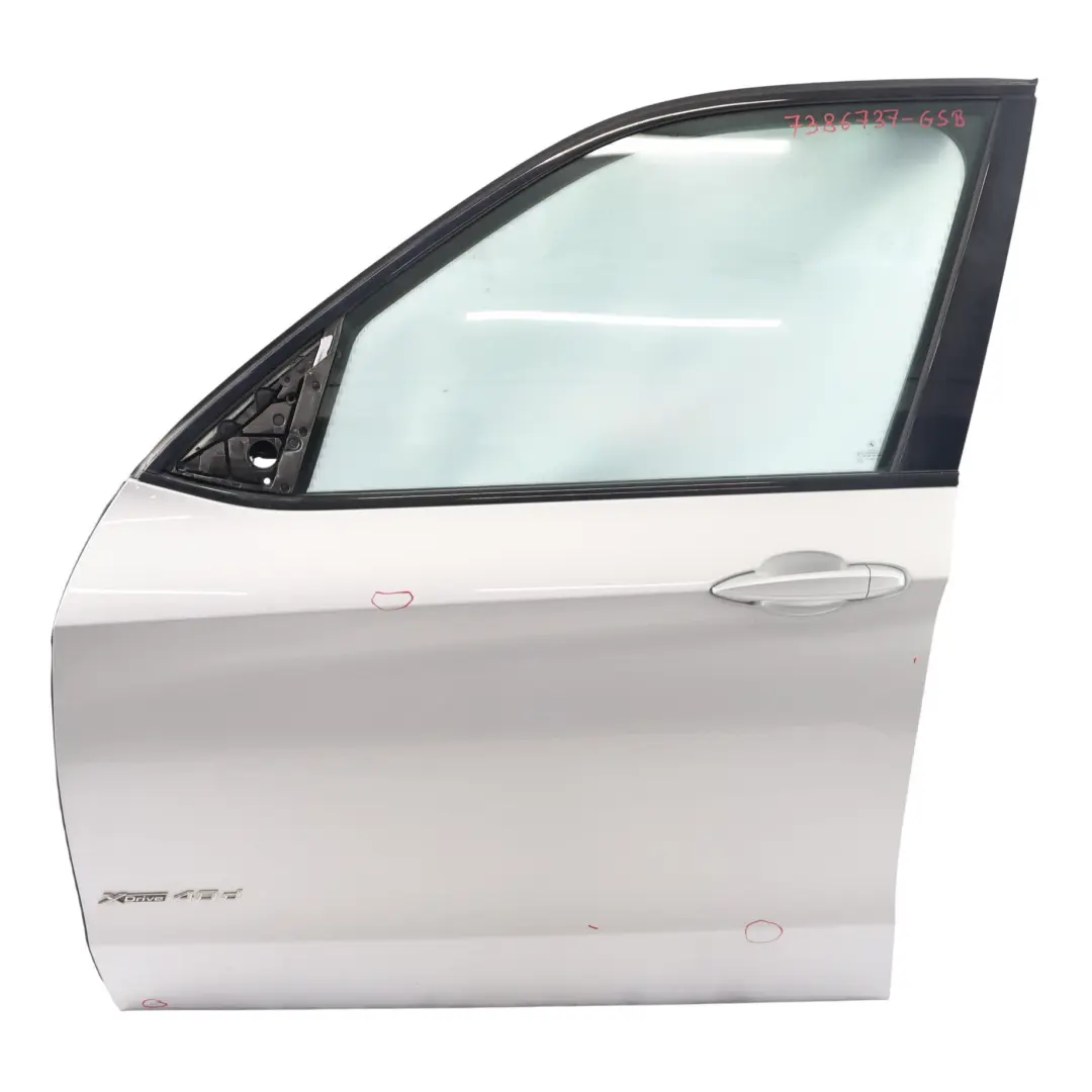 Porta anteriore sinistra Glacier Silver Metallic - A83 per BMW X5 F15 con numero di parte 7386737 BMW X5 F15 Porta anteriore sinistra Glacier Silver Metallic - A83 - SKU 7386737-GSB - Numero di parte 7386737