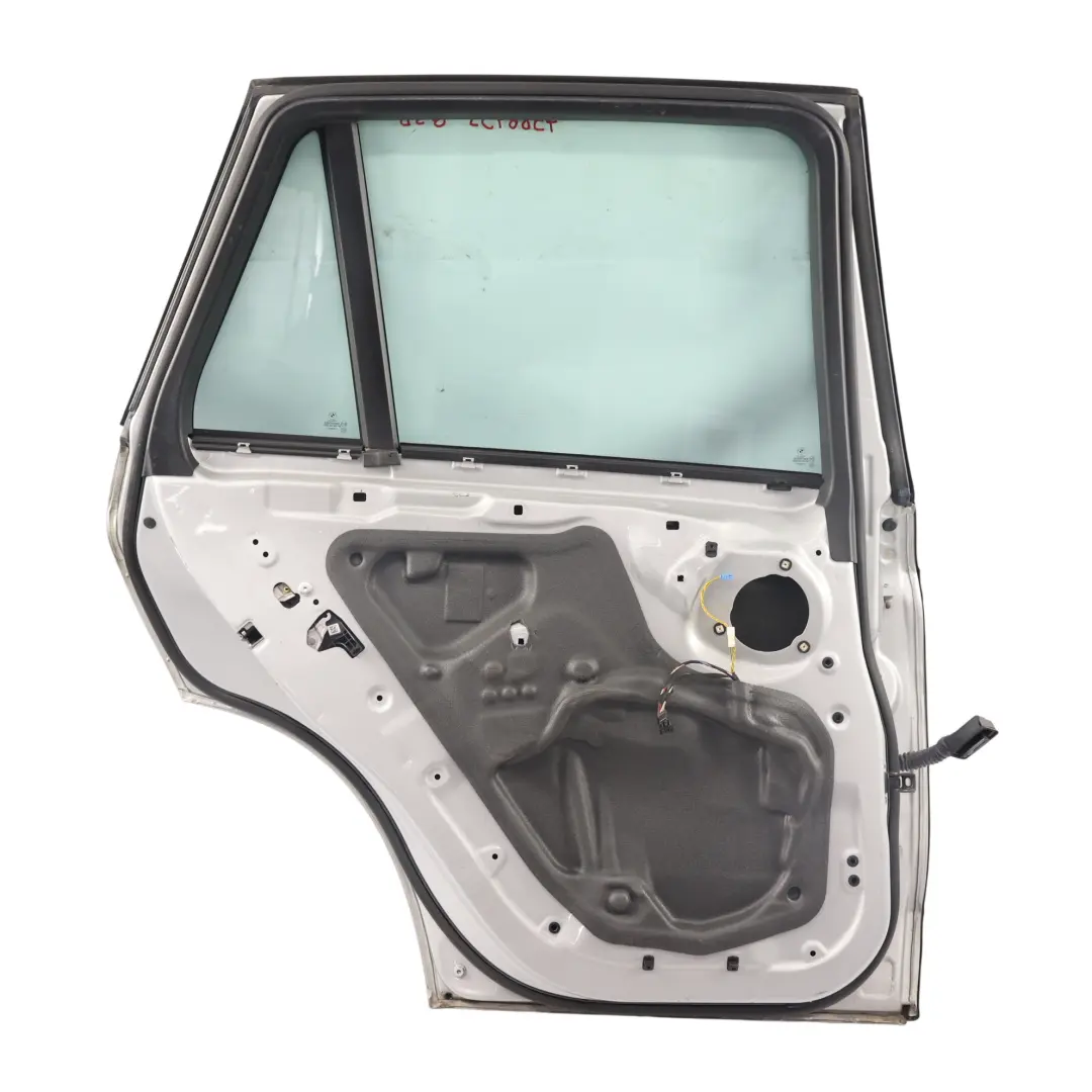 BMW X5 F15 Puerta Trasera Izquierda Glacier Silver Metallic - A83 - SKU 7386739-GSB - Número de pieza 7386739