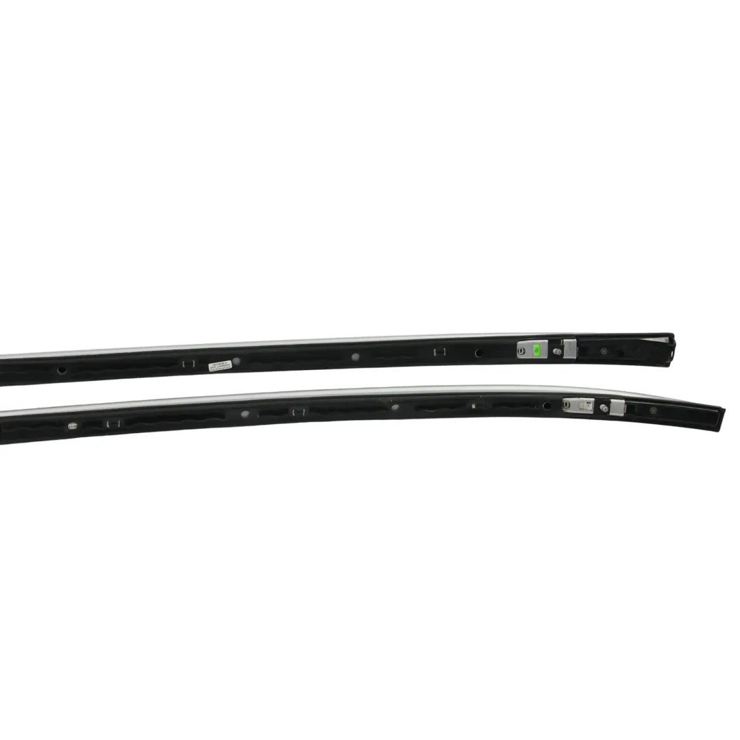 Sinistro Destro Binario Tetto Modanatura Argento Set per BMW G31 Touring con numero di parte 7391711 BMW G31 Touring Sinistro Destro Binario Tetto Modanatura Argento Set - SKU 7391711-SET - Numero di parte 7391711