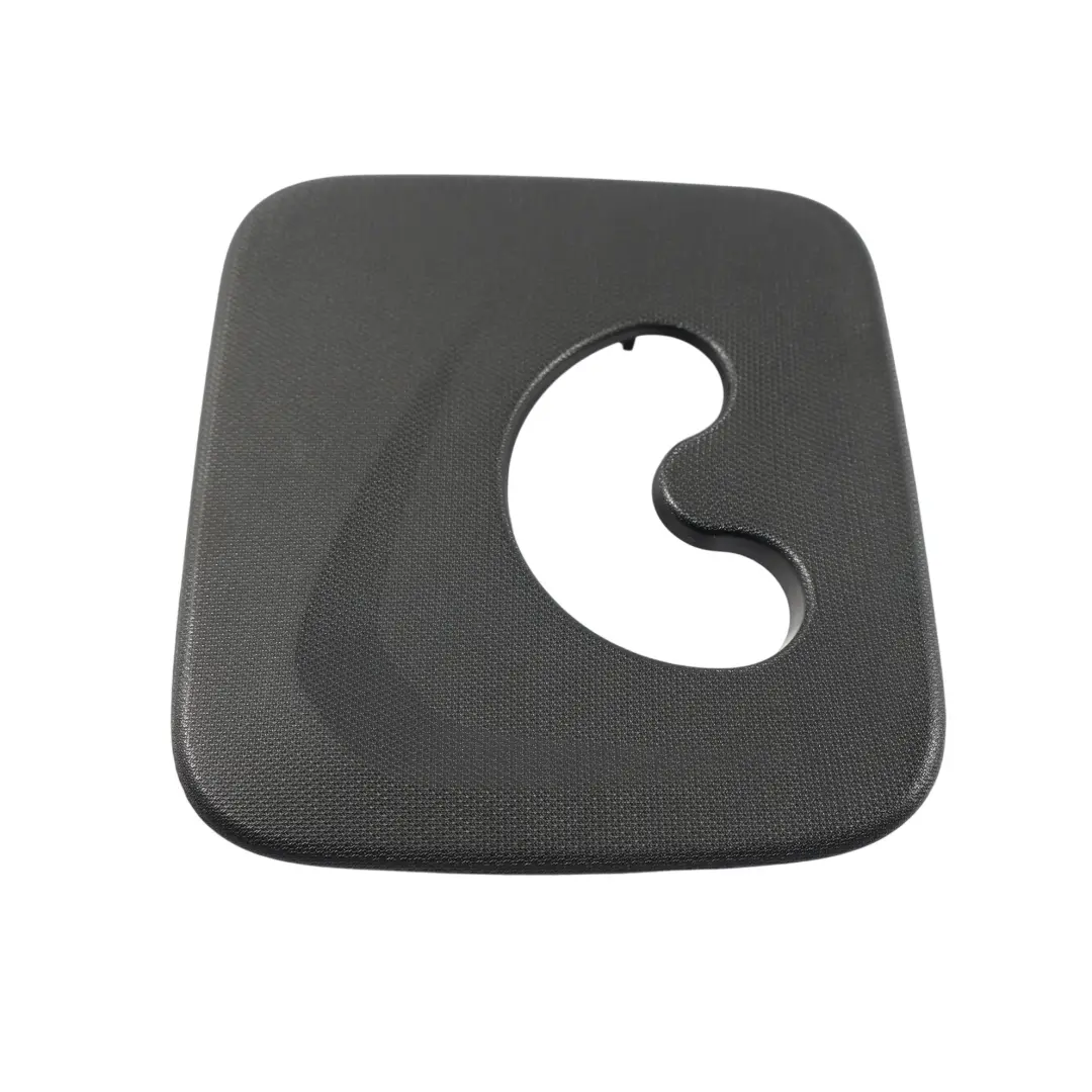 Pokrywa Wyjścia Pasa Podsufitki 7329598 do BMW F46 F46 LCI o numerze 7406235 BMW F46 F46 LCI Pokrywa Wyjścia Pasa Podsufitki 7329598 - SKU 7406235 - Numer Części 7406235